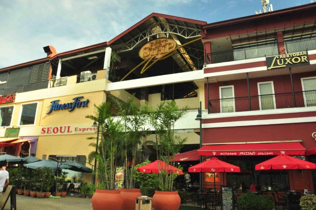 The Fort Budget Hotel- Bonifacio Global City Makati City Buitenkant foto